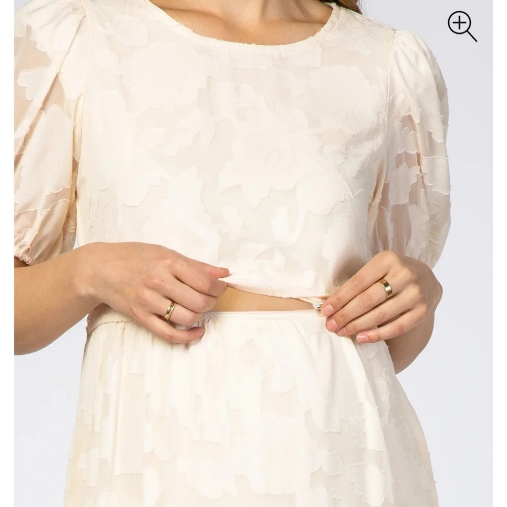 NWT Cream Flocked Floral Maternity Nursing Dress Size 1XL - Picture 5 of 9